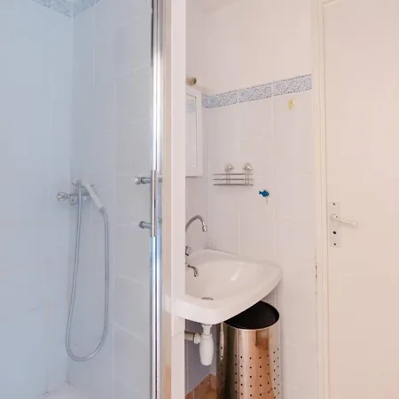 Apartment T2 A Narbonne-plage - 30m De La Plage, Balcon, 4 Couchages, Parking Gratuit - Fr-1-409a-27 *